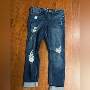 Slightly ripped everyday skinny jeans